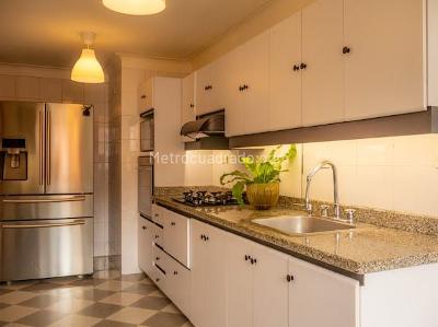 Apartamento de 3 alcobas en venta en El Tesoro, Medellín, 165 m² · foto 9 de 18