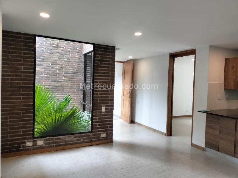 Estudio Acogedor de 1 Alcoba con Balcón en El Poblado - 2