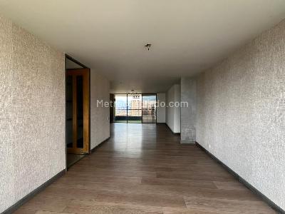 Apartamento de 3 alcobas en venta en El Poblado, Medellín, 140 m² · foto 3 de 19