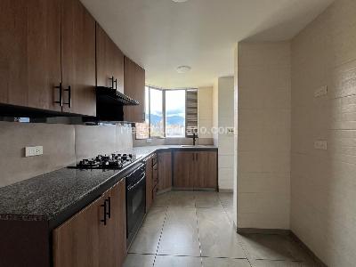Apartamento de 3 alcobas en venta en El Poblado, Medellín, 140 m² · foto 7 de 19
