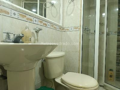 Apartamento de 3 alcobas en venta en El Poblado, Medellín, 83 m² · foto 18 de 19