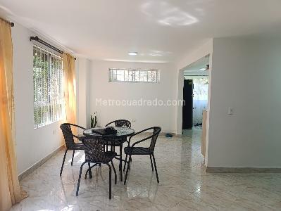 Apartamento de 3 alcobas en venta en El Poblado, Medellín, 83 m² · foto 2 de 19