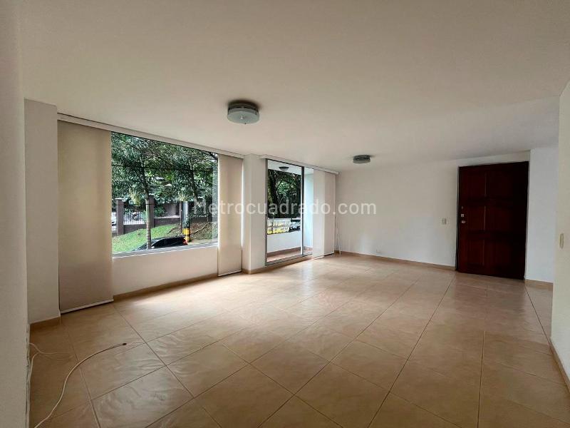 3BR Apartment for Rent in El Poblado with Balcony & Parking - 2