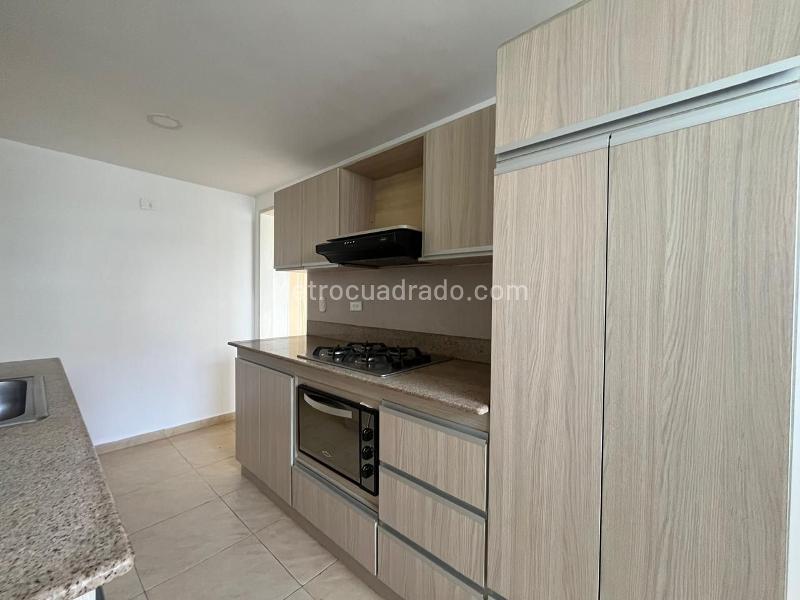 3BR Apartment for Rent in El Poblado with Balcony & Parking - 6