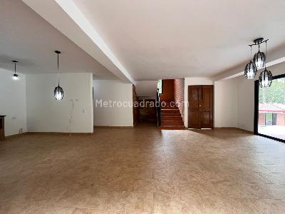 Casa de 3 alcobas en arriendo en Envigado, Envigado · foto 4 de 20