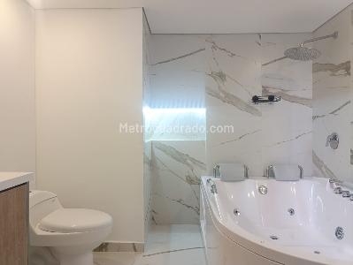 Apartamento de 2 alcobas en venta en El Poblado, Medellín, 140 m² · foto 17 de 18