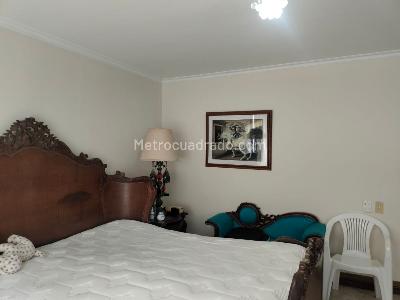 Apartamento de 3 alcobas en venta en El Poblado, Medellín, 208 m² · foto 12 de 17