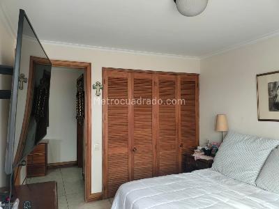 Apartamento de 3 alcobas en venta en El Poblado, Medellín, 208 m² · foto 14 de 17