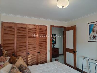 Apartamento de 3 alcobas en venta en El Poblado, Medellín, 208 m² · foto 16 de 17
