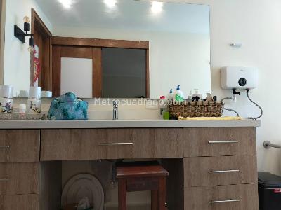 Apartamento de 3 alcobas en venta en El Poblado, Medellín, 208 m² · foto 17 de 17