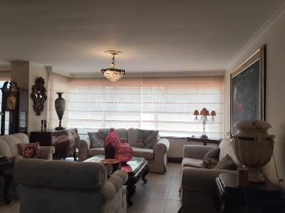 Apartamento de 3 alcobas en venta en El Poblado, Medellín, 208 m² · foto 4 de 17