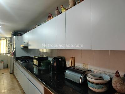 Apartamento de 3 alcobas en venta en El Poblado, Medellín, 208 m² · foto 6 de 17