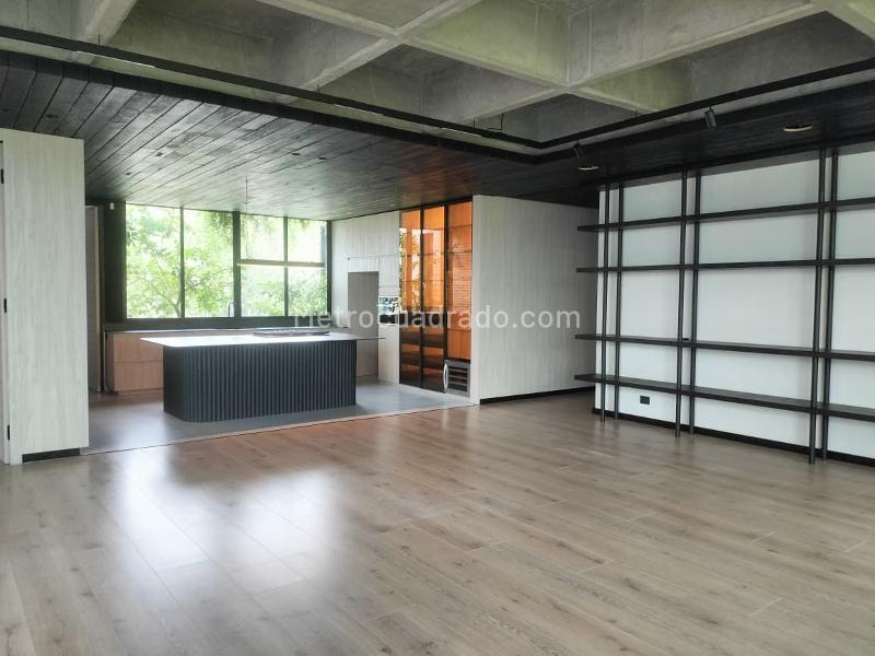 Apartamento Moderno de 2 Alcobas Cerca a Servicios en El Poblado - 4