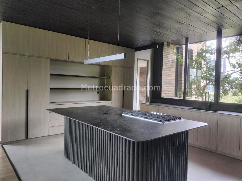 Apartamento Moderno de 2 Alcobas Cerca a Servicios en El Poblado - 6