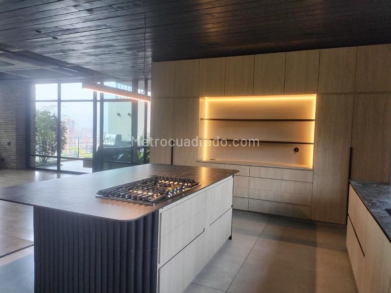 Apartamento Moderno de 2 Alcobas Cerca a Servicios en El Poblado - 8