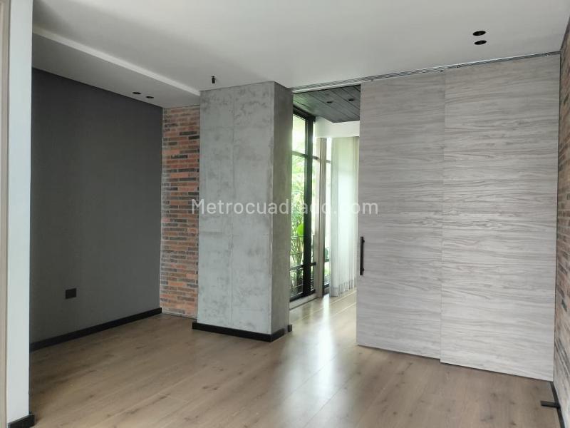 Apartamento Moderno de 2 Alcobas Cerca a Servicios en El Poblado - 9