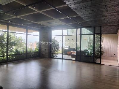 Apartamento en venta en El Poblado, Medellín · foto 3 de 20