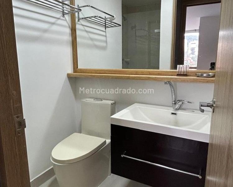 Furnished 2BR Apartment for Rent in El Poblado (Balcony & Parking) - 8