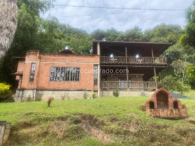 Casa de 5 alcobas en venta en Envigado, Envigado · foto 15 de 15