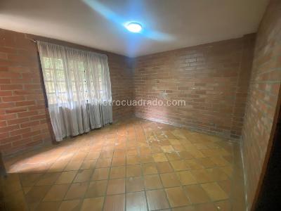 Casa de 5 alcobas en venta en Envigado, Envigado · foto 8 de 15