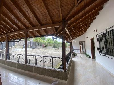 Casa de 4 alcobas en arriendo en Envigado, Envigado, 450 m² · foto 10 de 13
