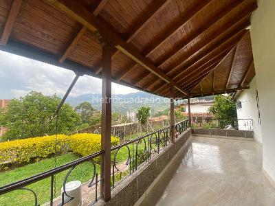 Casa de 4 alcobas en arriendo en Envigado, Envigado, 450 m² · foto 11 de 13