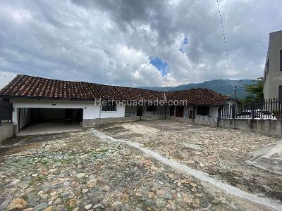Casa de 4 alcobas en arriendo en Envigado, Envigado, 450 m² · foto 12 de 13