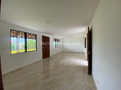 Casa de 4 alcobas en arriendo en Envigado, Envigado, 450 m² · foto 2 de 13