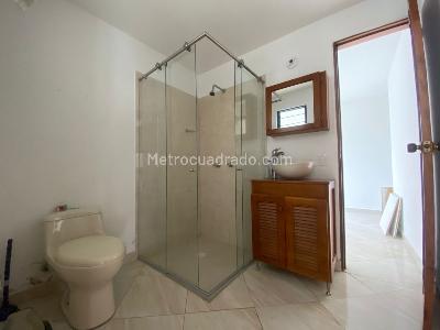 Casa de 4 alcobas en arriendo en Envigado, Envigado, 450 m² · foto 8 de 13