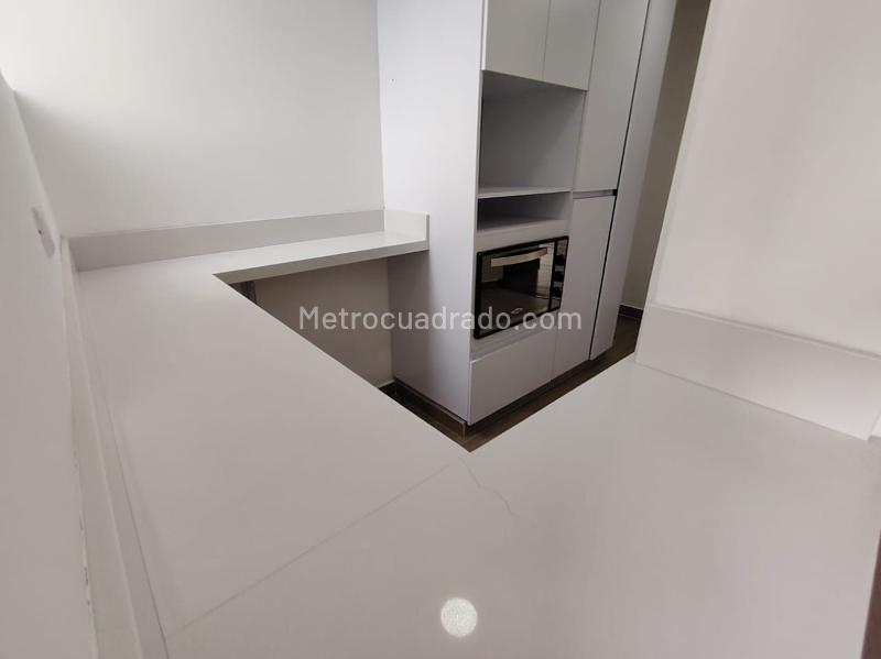 Apartamento de 3 Alcobas con Balcón y Parqueadero Cubierto en El Poblado - 5