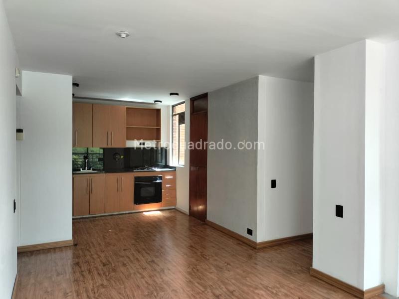 Apartamento de 2 Alcobas Cerca a Vías Principales y Servicios en El Poblado - 2