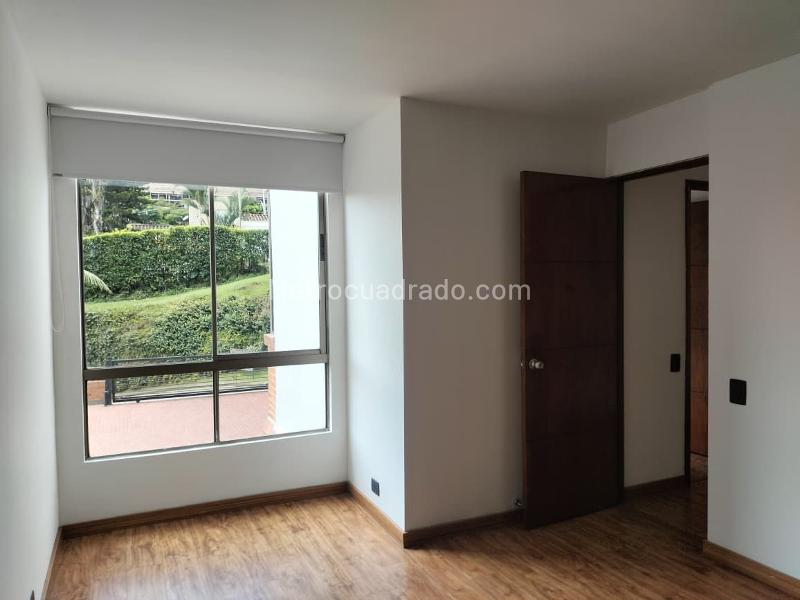 Apartamento de 2 Alcobas Cerca a Vías Principales y Servicios en El Poblado - 9