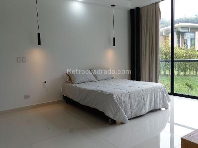 Casa de 4 alcobas en arriendo en Envigado, Envigado, 410 m² · foto 13 de 20