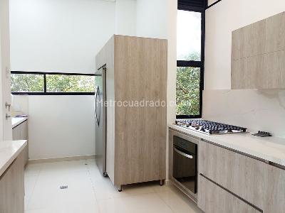 Casa de 4 alcobas en arriendo en Envigado, Envigado, 410 m² · foto 7 de 20