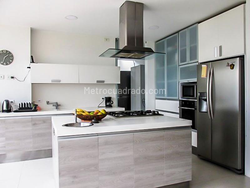 Casa Amoblada de 4 Alcobas en Los Balsos - 5