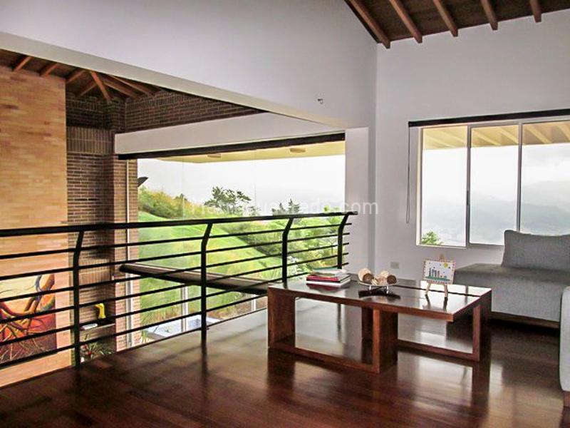 Casa Amoblada de 4 Alcobas en Los Balsos - 9