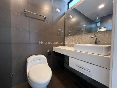 Apartamento de 4 alcobas en venta en El Poblado, Medellín, 310 m² · foto 16 de 18