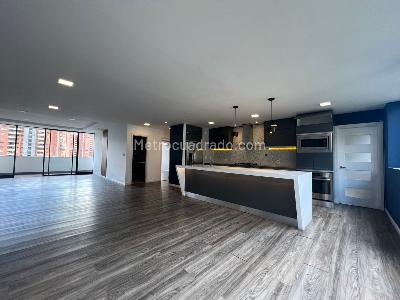Apartamento de 4 alcobas en venta en El Poblado, Medellín, 310 m² · foto 2 de 18