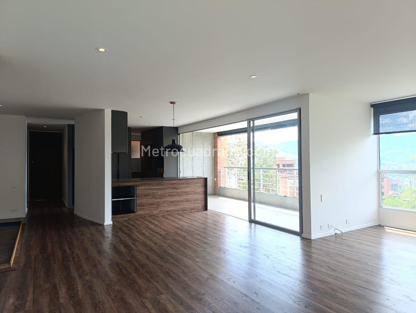 Apartamento de 3 habitaciones en venta en El Poblado, Medellín — imagen 1 de 20