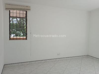 Apartamento de 3 alcobas en arriendo en Manila, Medellín, 98 m² · foto 9 de 11