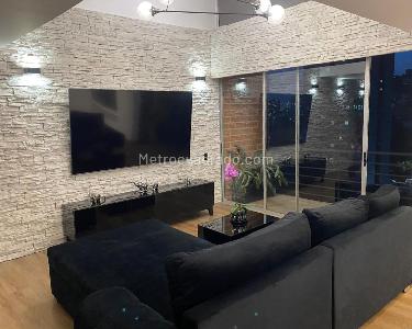 Apartamento de 2 alcobas en venta en El Poblado, Medellín, 175 m² · foto 2 de 11