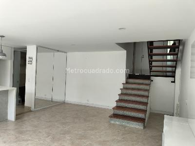 Casa en arriendo en El Poblado, Medellín · foto 3 de 19