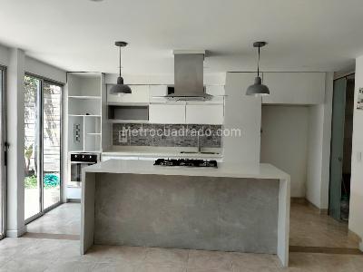 Casa en arriendo en El Poblado, Medellín · foto 5 de 19