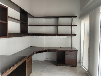 Casa en arriendo en El Poblado, Medellín · foto 8 de 19