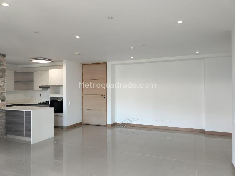 3BR Apartment in El Poblado Closed Unit with Balcony - 4
