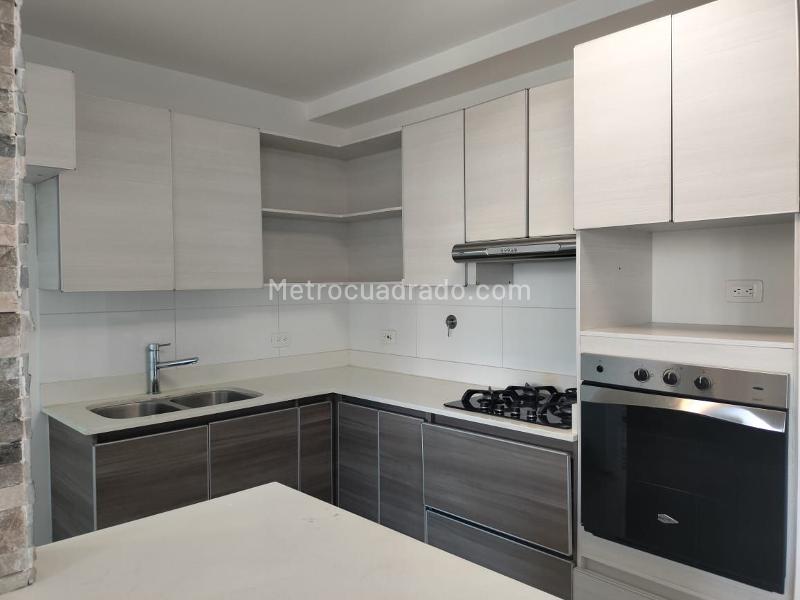 3BR Apartment in El Poblado Closed Unit with Balcony - 6