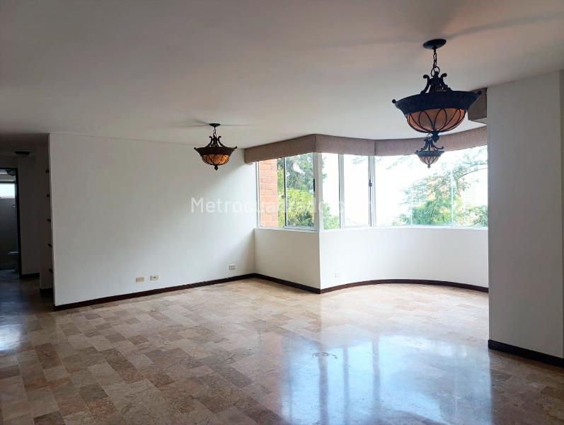 Modern 3BR Apartment in El Poblado - 2