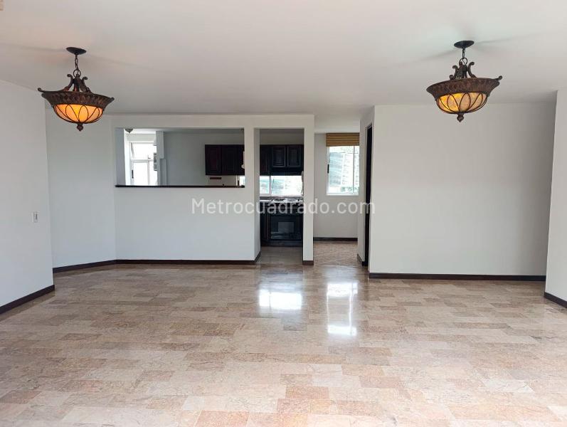 Modern 3BR Apartment in El Poblado - 3