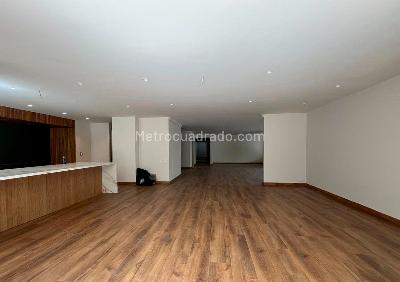 Apartamento en venta en El Poblado, Medellín · foto 3 de 20