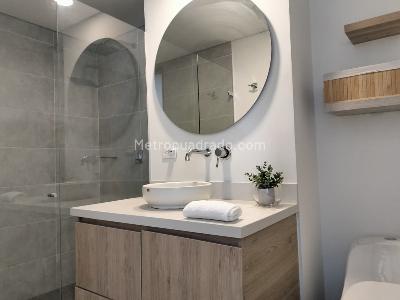Apartamento de 2 alcobas en arriendo en El Poblado, Medellín, 90 m² · foto 16 de 17